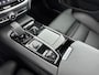 Volvo V60 T8 Ultra Dark | 18" | Trekhaak | Harman Kardon | Elektr. verst. Stoelen | Head-Up | Panoramadak | Full LED | Leder Dashboard