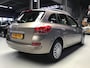 Renault Clio Estate 1.2-16V Sélection Business I Airco Koud I Kleine Beurt I Elec Ramen I Isofix I Dakrails I Ruim & Betaalbaar.