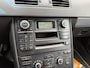Volvo XC90 2.4 D5 Summum Inruilauto’s tegen vaste prijzen. Voor meer info: 0638140850 Bij de verkoop van gebruikte voertuigen door CD-Cars wordt geen standaard garantie verstrekt. De koper aanvaardt het voertuig in de staat waarin het zich bevindt op het moment van aankoop