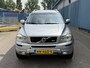 Volvo XC90 2.4 D5 Summum Inruilauto’s tegen vaste prijzen. Voor meer info: 0638140850 Bij de verkoop van gebruikte voertuigen door CD-Cars wordt geen standaard garantie verstrekt. De koper aanvaardt het voertuig in de staat waarin het zich bevindt op het moment van aankoop