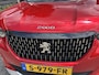 Peugeot 2008 1.2 PureTech 130PK GT Pack EAT8 Panorama elektrisch schuifkanteldak, luxe Alcanrara bekleding met stoelverwarming, Full led verlichting en een afneembare trekhaak