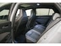 Volkswagen Golf 1.5 eTSI R-Line Panoramadak | CarPlay | Stoelverwarming