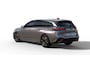 Peugeot 308 Allure | Elektrische parkeerrem | Extra getinte achterste zijruiten en achterruit | ISOFIX-bevestigingspunten voor drie kinderzitjes. Op de passagiersstoel en de buitenste zitplaatsen van de achterbank