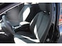 Peugeot 208 Allure | Elektrische parkeerrem | Extra getinte achterste zijruiten en achterruit | Extra getinte achterste zijruiten en achterruit
