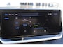 Peugeot 208 Allure | Adaptieve cruise control met Stop&Go functie | Elektrische parkeerrem | Extra getinte achterste zijruiten en achterruit