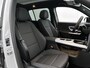 Mercedes-Benz GLB 250+ Business Solution AMG 7p. 85.5 kWh | Premium pakket | Winterpakket | Nightpakket | GUARD 360° | Trekhaak | Vast panoramadak | Smartphone integratie | Sfeerverlichting | Sierelementen in aluminium | 19” vijfspaaks lichtmetalen AMG-velgen |