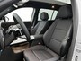 Mercedes-Benz GLB 250+ Business Solution AMG 7p. 85.5 kWh | Premium pakket | Winterpakket | Nightpakket | GUARD 360° | Trekhaak | Vast panoramadak | Smartphone integratie | Sfeerverlichting | Sierelementen in aluminium | 19” vijfspaaks lichtmetalen AMG-velgen |