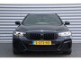 BMW 5-Serie Touring 530e 292PK BUSINESS EDITION PLUS M-SPORT AUTOMAAT / NAVI / LEDER / FULL-LED / CLIMA / PDC / 19" LMV / CAMERA / KEYLESS / WINTERPAKKET / CRUISECONTROL / NIEUWSTAAT !!