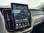 Volvo XC60 T6 Plug-in hybrid AWD Ultra Dark | Trekhaak | PDC V+A en 360 Camera | Panoramadak | Head-up display | BLIS |