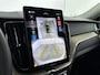 Volvo XC60 T6 Plug-in hybrid AWD Ultra Dark | Trekhaak | PDC V+A en 360 Camera | Panoramadak | Head-up display | BLIS |
