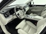 Volvo XC60 T6 Plug-in hybrid Plus Bright | Trekhaak | Panoramadak | 21 inch LM | PDC V+A + Camara | Lederen bekleding | BLIS | Getint en gelaagd glas achter |