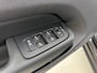 Volvo XC60 T6 Recharge Essential Edition | 18" | Leder | Stoel/Stuurverwarming | BLIS | Geintegreerde Kinderzitjes | Panoramadak | Parkeercamera | Park Assist V+A | Google Navigatie |