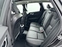 Volvo XC60 T6 Recharge Essential Edition | 18" | Leder | Stoel/Stuurverwarming | BLIS | Geintegreerde Kinderzitjes | Panoramadak | Parkeercamera | Park Assist V+A | Google Navigatie |