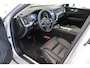 Volvo XC60 T6 AWD 350PK Plus Dark | 360° | Trekhaak | All season | Leder | Pano-dak