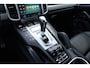 Porsche Cayenne 4.8 Turbo | ELEKTR. TREKHAAK | LUCHTVERING | ELEKTR. VOORSTOELEN INCL MEMORY | STOEL VERWARMING + VERKOELING | CAMERA | PARK SENS V+A | PRACHTIGE STAAT!