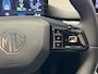 MG MG4 ELECTRIC LUXURY LONG RANGE 204 PK 64 KWH FABRIEKGARANTIE TOT 2031 !!! NAVIGATIE ADAPTIVE CRUISE CONTROL APPLE CARPLAY/ANDROID 360 CAMERA STOEL EN STUURVERWARMING DODEHOEKSENSOREN RIJSTROOKSENSOREN KEYLESS GO ZEER MOOI !!