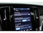 Volvo V60 2.0 T6 Plug-in hybrid AWD Plus Dark | SOH 101.9% | Forest Lake | Pano | Head-Up | Harman Kardon | 360cam | Pilot Assist | Stoel-Stuurverw.