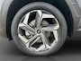 Hyundai Tucson 1.6 T-GDI 265pk PHEV Comfort Smart 4WD | Climate | Camera | Carplay | Keyless | Navigatie | Full - Led | Elek. Klep | Winterpakket | 19" Lichtmetaal | Krell Audio | Digitale Cockpit | Parkeer Assistent | Adapt. Cruisecontrol