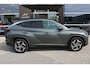Hyundai Tucson 1.6 T-GDI PHEV Comfort Smart 4WD | Stoelverwarming voor| Stuurwielverwarmig | Navigatie | Climate Control | Achteruitrijcamera | Airco (automatisch) | Apple Carplay/Android Auto|telefoonintegratie premium
