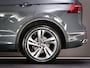 Volkswagen Tiguan 1.5 TSI R-Line Business+ (IQ-LIGHTS, PANO, ADAPTIVE CRUISE, SFEERVERLICHTING, STOELVERWARMING, STUUR VERWARMD)