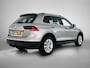 Volkswagen Tiguan 1.4 TSI Comfortline Business 125 PK | Trekhaak | Climate Control | Parkeersensoren voor + achter | Cruise Control | Donker getinte ramen |