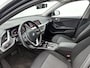 BMW 1-Serie 118i Business Edition Automaat (NL-AUTO, NAVIGATIE, CARPLAY, PARKEERSENSOREN, DEALER ONDERHOUDEN)
