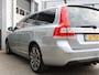 Volvo V70 2.0 T4 190pk Polar+ Standkachel/Dakraam/Leder/Voorruitverw./Stoelverw./Trekhaak/18inch