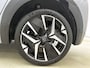 Peugeot 208 GT Hybrid 145pk Automaat | Navigatie | Camera v+a | Climate Control | Adaptieve Cruise Control | Parkeersensoren v+a | Armsteun | Keyless | Full Led koplampen | Dodehoeksensor| Leder/stof sportstoelen | Bluetooth | Draadloze Apple CarPlay / Android Auto | DAB+ radio | Donker getint glas | 17" lichtmetalen velgen |