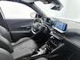 Peugeot e-2008 SUV EV GT Pack 50 kWh 136pk | Accu 92% | Navigatie | Panoramisch schuif-kanteldak | Achteruitrijcamera | Lederen sportstoelen | Stoelverwarming | Full Led koplampen | 3D Cockpit | Keyless | Adaptieve Cruise Control | Dodehoeksensor | Apple Carplay / Android Auto | DAB+ radio | Draadloze telefoonlader | Donker getint glas | 18" lichtmetalen velgen |