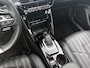 Peugeot e-2008 SUV EV GT Pack 50 kWh 136pk | Accu 92% | Navigatie | Panoramisch schuif-kanteldak | Achteruitrijcamera | Lederen sportstoelen | Stoelverwarming | Full Led koplampen | 3D Cockpit | Keyless | Adaptieve Cruise Control | Dodehoeksensor | Apple Carplay / Android Auto | DAB+ radio | Draadloze telefoonlader | Donker getint glas | 18" lichtmetalen velgen |