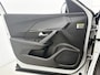Peugeot e-2008 SUV EV GT Pack 50 kWh 136pk | Accu 92% | Navigatie | Panoramisch schuif-kanteldak | Achteruitrijcamera | Lederen sportstoelen | Stoelverwarming | Full Led koplampen | 3D Cockpit | Keyless | Adaptieve Cruise Control | Dodehoeksensor | Apple Carplay / Android Auto | DAB+ radio | Draadloze telefoonlader | Donker getint glas | 18" lichtmetalen velgen |