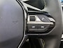 Peugeot e-2008 SUV EV GT Pack 50 kWh 136pk | Accu 92% | Navigatie | Panoramisch schuif-kanteldak | Achteruitrijcamera | Lederen sportstoelen | Stoelverwarming | Full Led koplampen | 3D Cockpit | Keyless | Adaptieve Cruise Control | Dodehoeksensor | Apple Carplay / Android Auto | DAB+ radio | Draadloze telefoonlader | Donker getint glas | 18" lichtmetalen velgen |