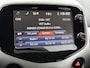 Peugeot 108 Active 68pk Automaat | Zeer lage kilometerstand! | Airco | Achteruitrijcamera | Touchscreen | Elektrische ramen | Centrale portiervergrendeling | DAB+ radio | Bluetooth | Radio/MP3 speler met stuurbediening | Zuinig en voordelig autorijden! |
