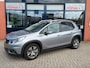 Peugeot 2008 1.2 110pk PureTech Blue Lease Allure / Trekhaak / Parkeersensoren / Riem vervangen / 4 seasons / 6 bak / Navi /