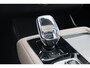 Volvo XC90 2.0 T8 Plug-in hybrid AWD Ultra Bright Exec. Ed. | Geventileerde voorstoelen | Massagefunctie | Luchtvering | 22" lichtmetalen velgen | Stoelverwarming | verwarmd stuurwiel | Elektr. bedienbaar schuif-\-kanteldak | Extra getint glas | Gelamineerde ramen | Bowers & wilkins Audio | Head-up display | Google Services |