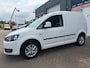 Volkswagen Caddy 1.6 TDI van 1ste Eig met parkeersensoren en trekhaak en navigatie en bluetooth en cruise controle en airco