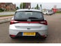 Hyundai i20 1.0-100pk T-GDI Comfort. Correct nette en subliem rijdende wagen ! Airco, navigatie, telefoonvoorb., cruise control, LM wielen, lane assist, metallic lak, digitaal dashboard, Apple carplay/Android auto, DAB radio etc.