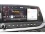 Hyundai i20 1.0-100pk T-GDI Comfort. Correct nette en subliem rijdende wagen ! Airco, navigatie, telefoonvoorb., cruise control, LM wielen, lane assist, metallic lak, digitaal dashboard, Apple carplay/Android auto, DAB radio etc.