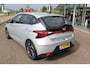 Hyundai i20 1.0-100pk T-GDI Comfort. Correct nette en subliem rijdende wagen ! Airco, navigatie, telefoonvoorb., cruise control, LM wielen, lane assist, metallic lak, digitaal dashboard, Apple carplay/Android auto, DAB radio etc.