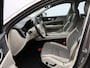 Volvo V60 2.0 T5 Momentum Pro / Adaptive Cruise / Pilot Assist / BLIS / Elektrische Achterklep / Carplay /