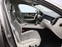 Volvo V60 2.0 T5 Momentum Pro / Adaptive Cruise / Pilot Assist / BLIS / Elektrische Achterklep / Carplay /