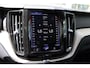Volvo XC60 B5 Inscription | Panoramadak | Head-up display | Verwarmbare voorstoelen en stuurwiel | Rondom zichtcamera | Elekrische voorstoelen | Apple carplay/Android auto |