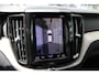 Volvo XC60 B5 Inscription | Panoramadak | Head-up display | Verwarmbare voorstoelen en stuurwiel | Rondom zichtcamera | Elekrische voorstoelen | Apple carplay/Android auto |