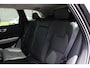Volvo XC60 B5 Inscription | Panoramadak | Head-up display | Verwarmbare voorstoelen en stuurwiel | Rondom zichtcamera | Elekrische voorstoelen | Apple carplay/Android auto |
