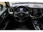 Volvo XC60 B5 Inscription | Panoramadak | Head-up display | Verwarmbare voorstoelen en stuurwiel | Rondom zichtcamera | Elekrische voorstoelen | Apple carplay/Android auto |