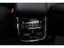 Volvo XC60 B5 Inscription | Panoramadak | Head-up display | Verwarmbare voorstoelen en stuurwiel | Rondom zichtcamera | Elekrische voorstoelen | Apple carplay/Android auto |