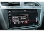 Volkswagen Tiguan 1.4 TSI eHybrid 245pk Elegance | SoH 93% | Trekhaak | 360 Camera | Stoelverwarming | Navigatie | Dodehoeksensor | Head-up Display