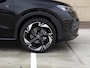 Volkswagen T-Roc R-Line First Edition 1.5 eTSI 150 PK | Panoramadak | Black Style | Navigatie | Trekhaak | Elektrische achterklep |