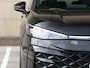 Volkswagen T-Roc R-Line First Edition 1.5 eTSI 150 PK | Panoramadak | Black Style | Navigatie | Trekhaak | Elektrische achterklep |