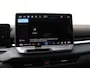 Volkswagen T-Roc R-Line First Edition 1.5 eTSI 150 PK | Panoramadak | Black Style | Navigatie | Trekhaak | Elektrische achterklep |